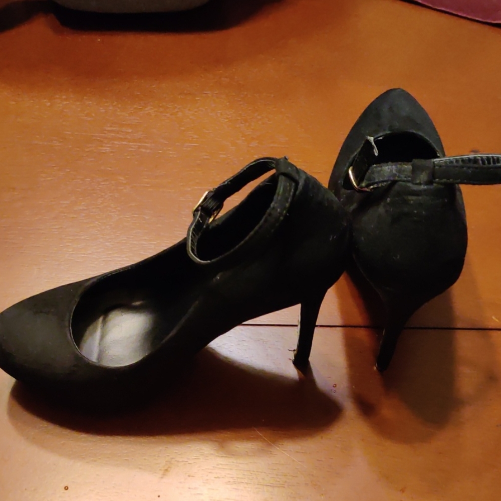 Bella marie pumps